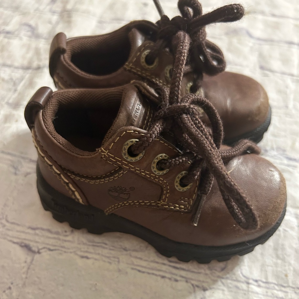 TIMBERLAND GENUINE LEATHER BROWN CHUNKY LACE UP CHUKKA BOOTS SIZE 6.5M BABY